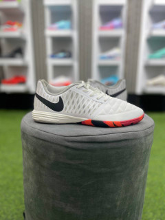 کفش سالن نایک لونارگتو nike lunargato